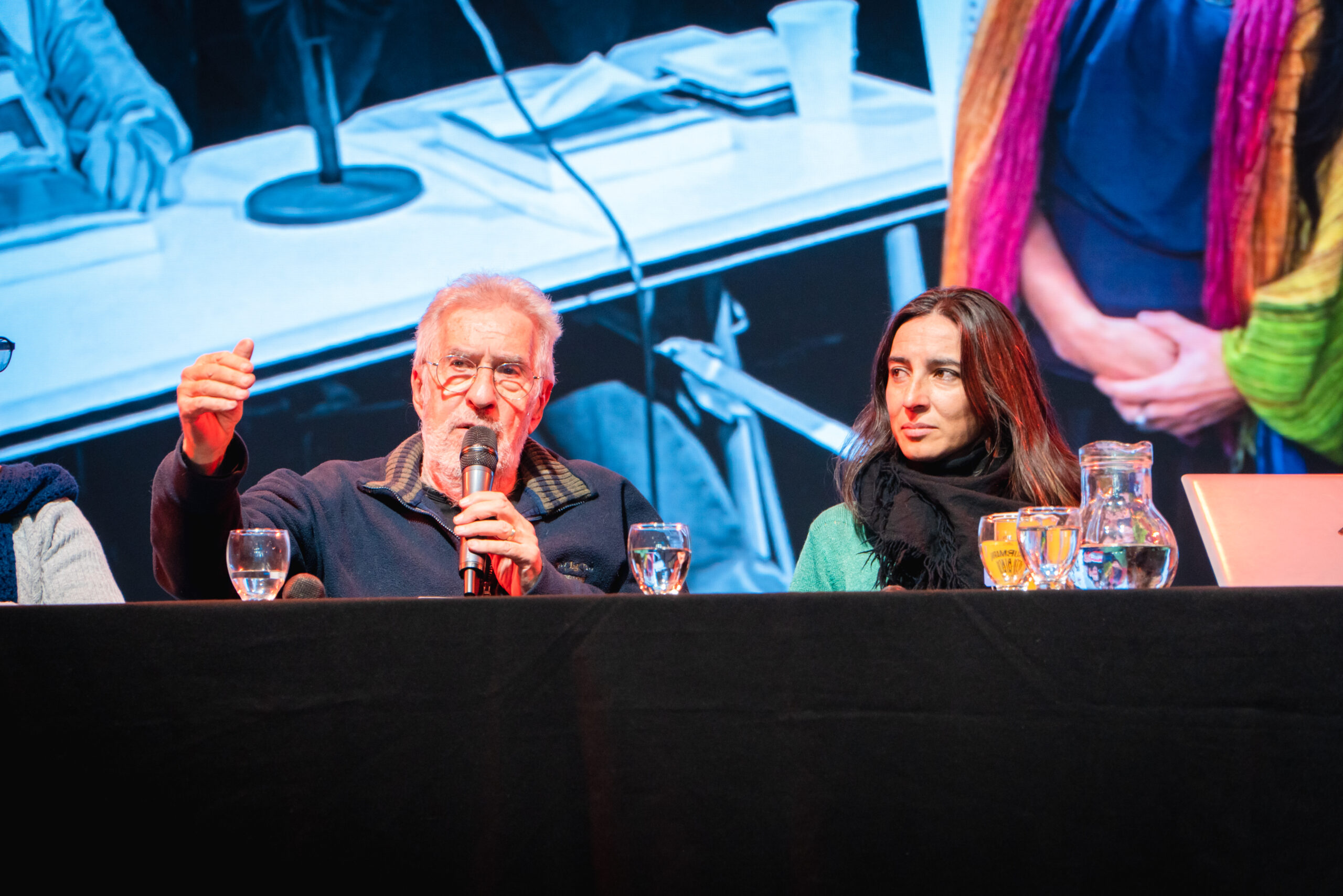Atilio Alberto Borón encabezó una charla desde su experiencia sobre la política actual